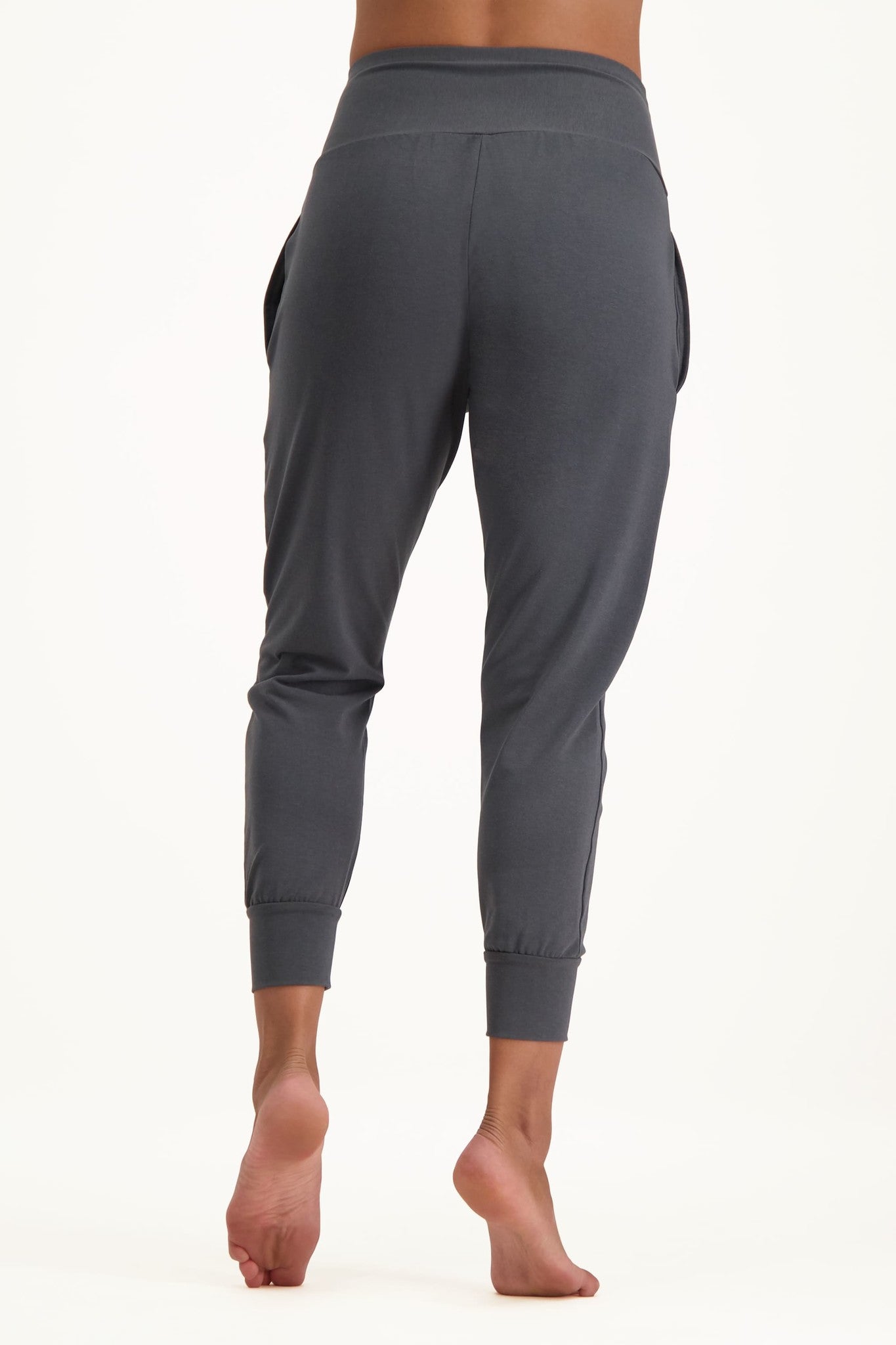 Bhumi Dry-fit Yoga Broek - Charcoal