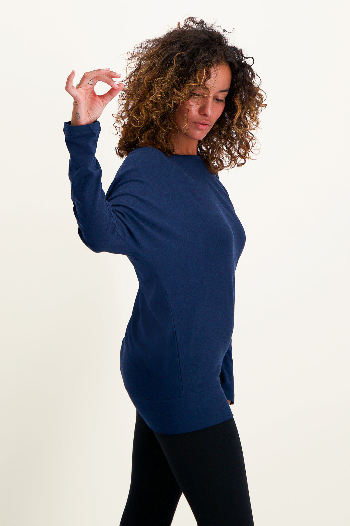 Budhi Longsleeve Yoga Top - Midnight