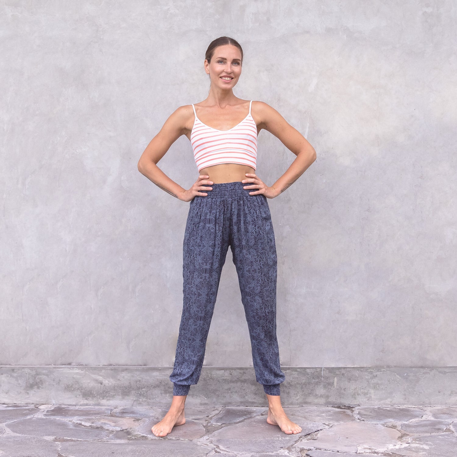 Comfortabele Loose fit Yogabroek Ananda - Paisley Blue/Grey