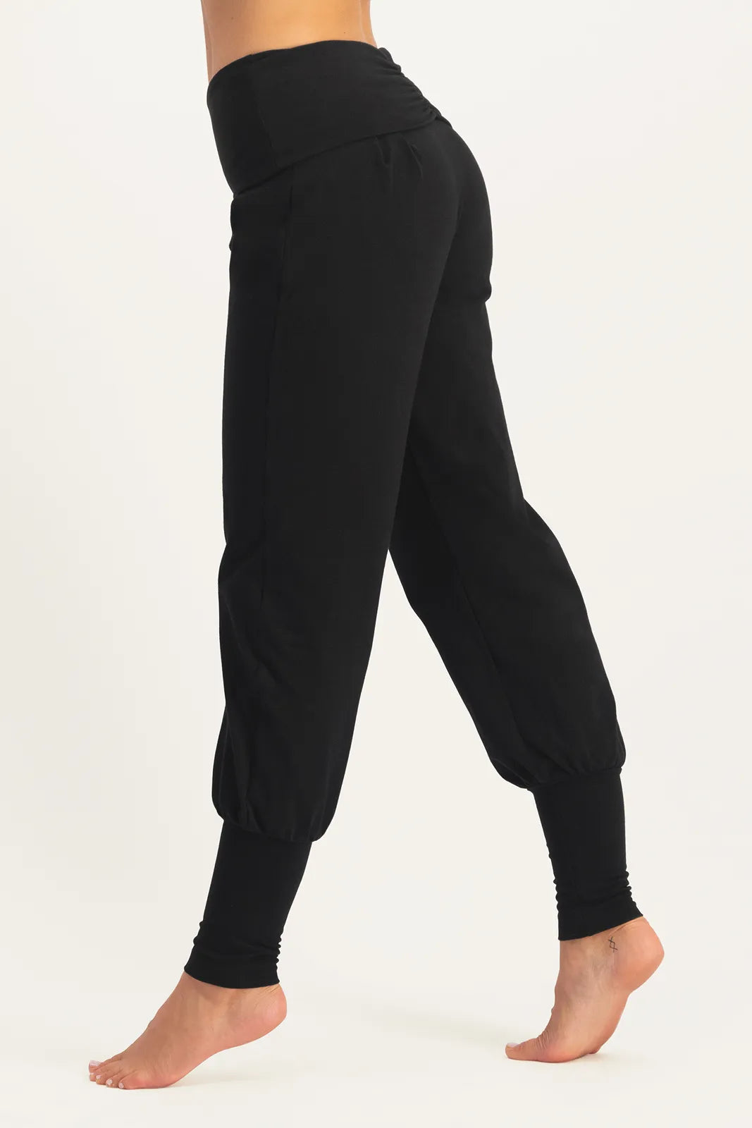 Devi  Wijde Yoga Broek - Onyx Black