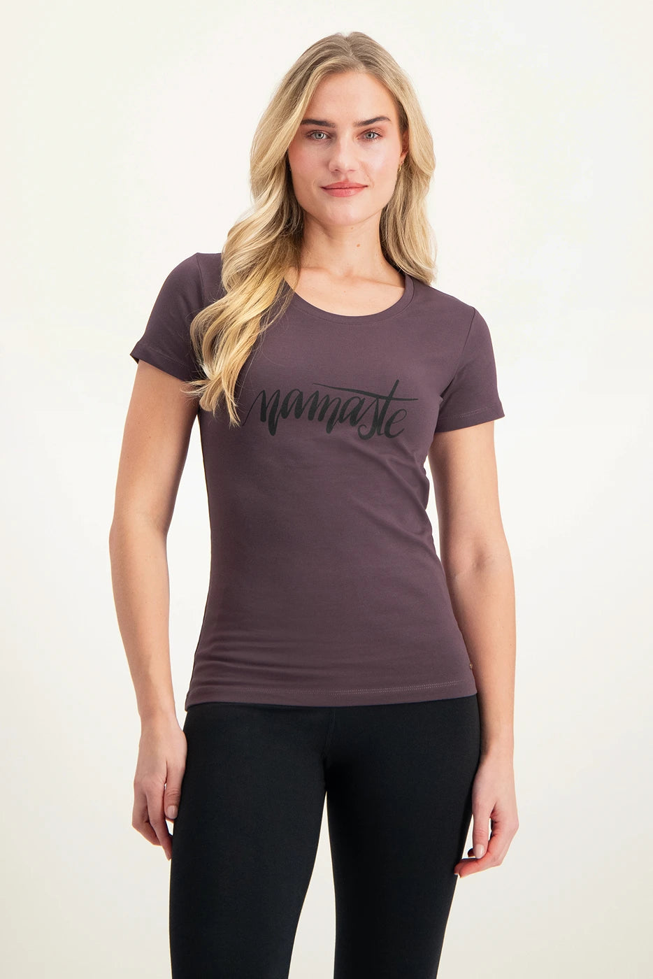 Namaste Core Ademend Yoga Tee - Berry