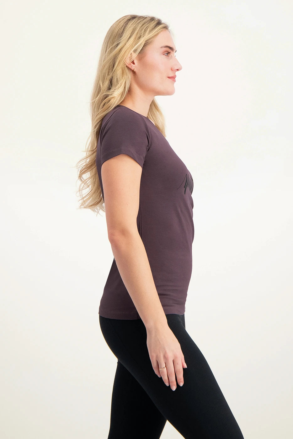 Namaste Core Ademend Yoga Tee - Berry