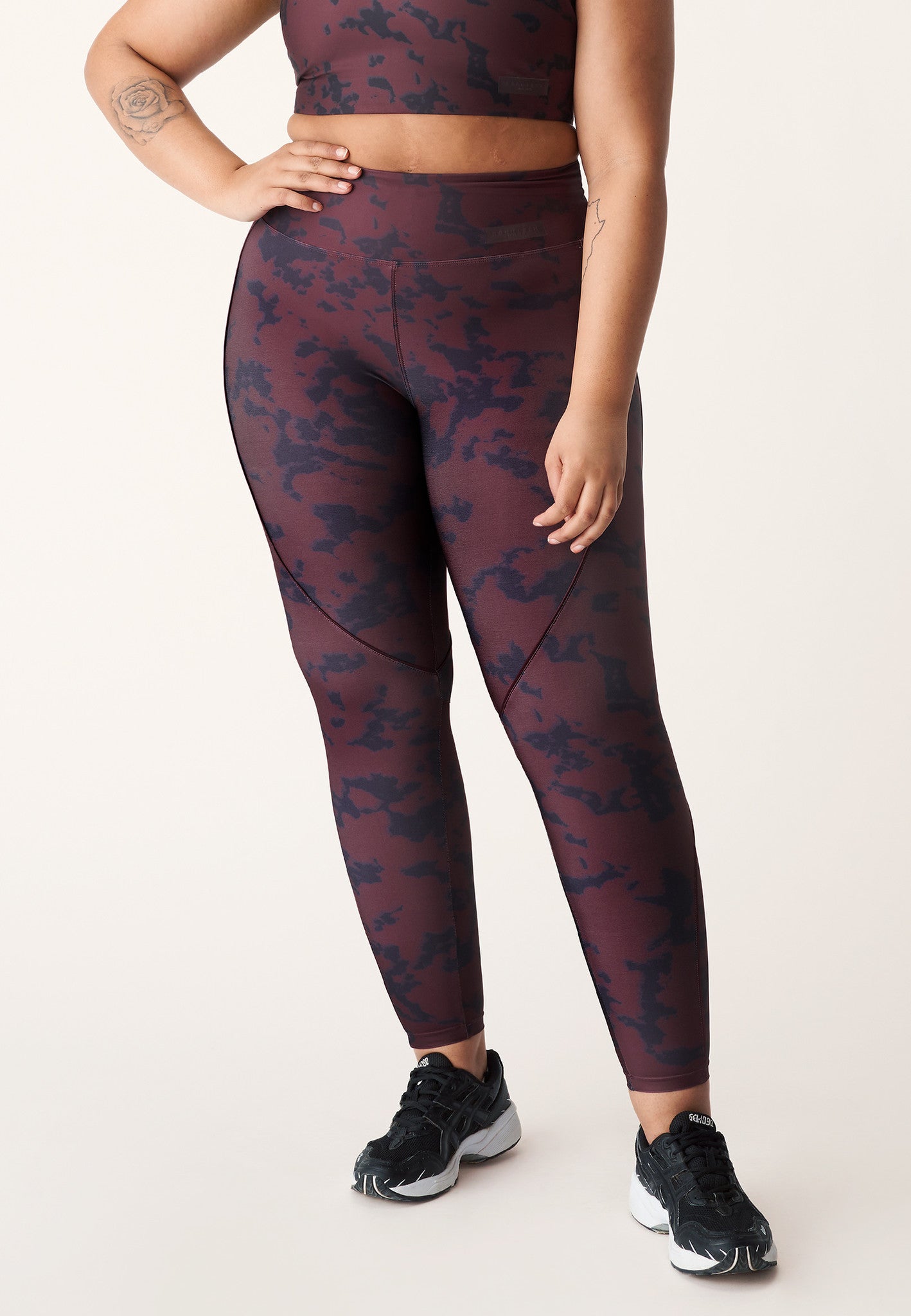 Printed Piping Yoga Legging - Black Miniature Myth