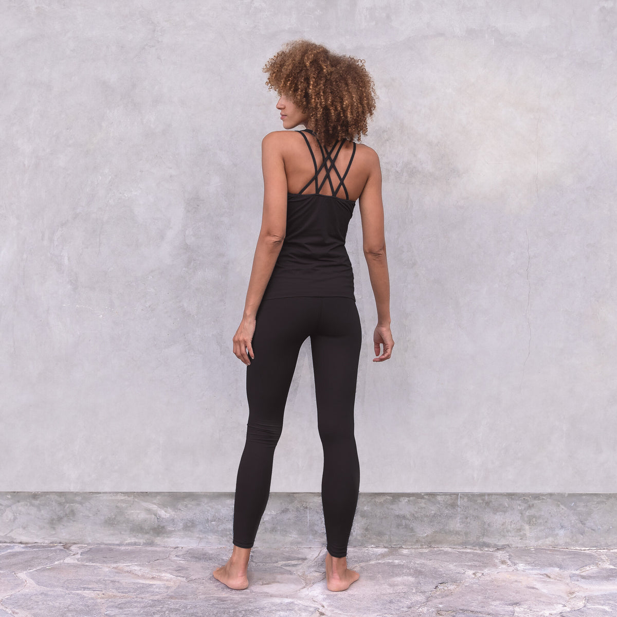 top-nouri_black_leggings_anna_black_back