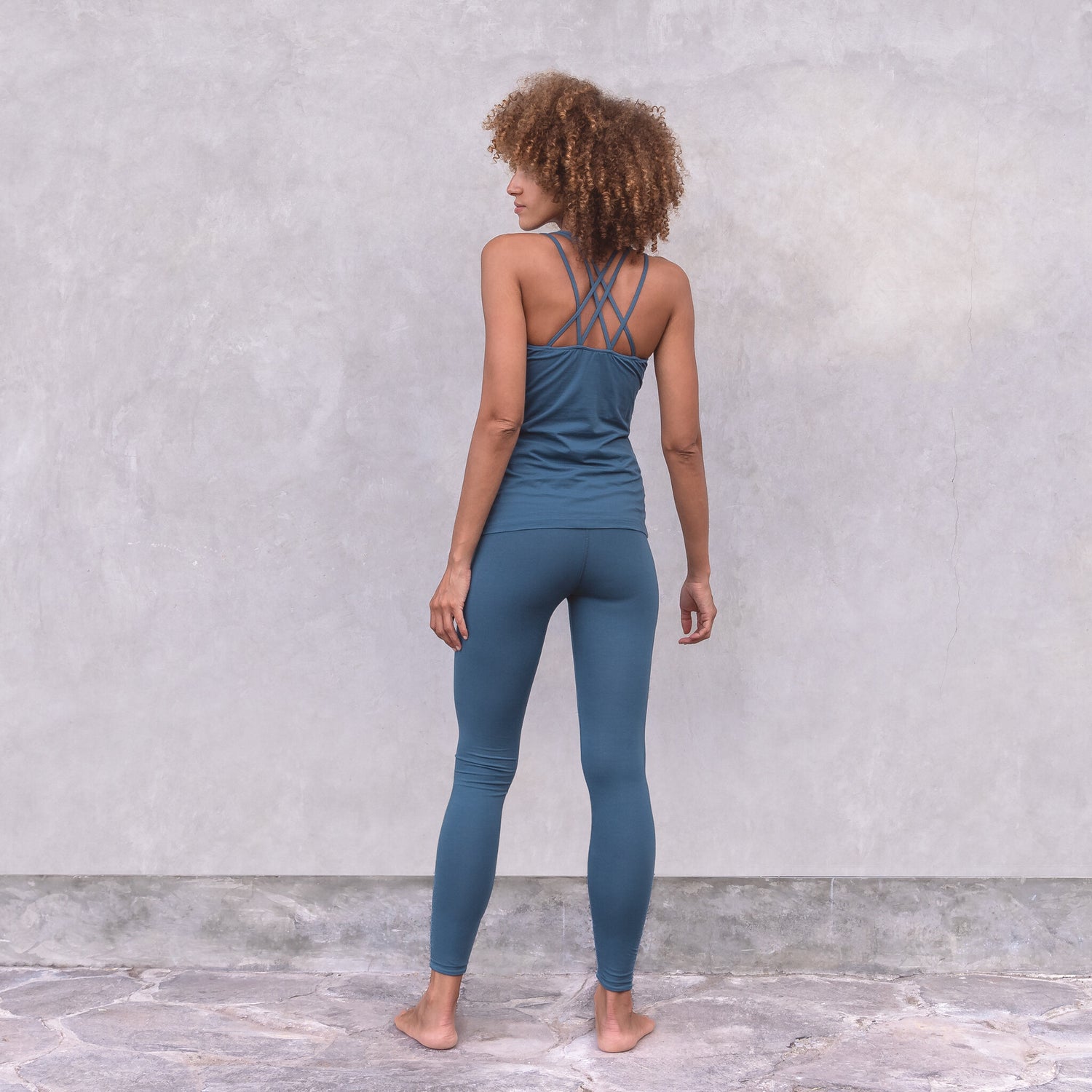 Nouri Slim-fit Yoga Top - Petrol