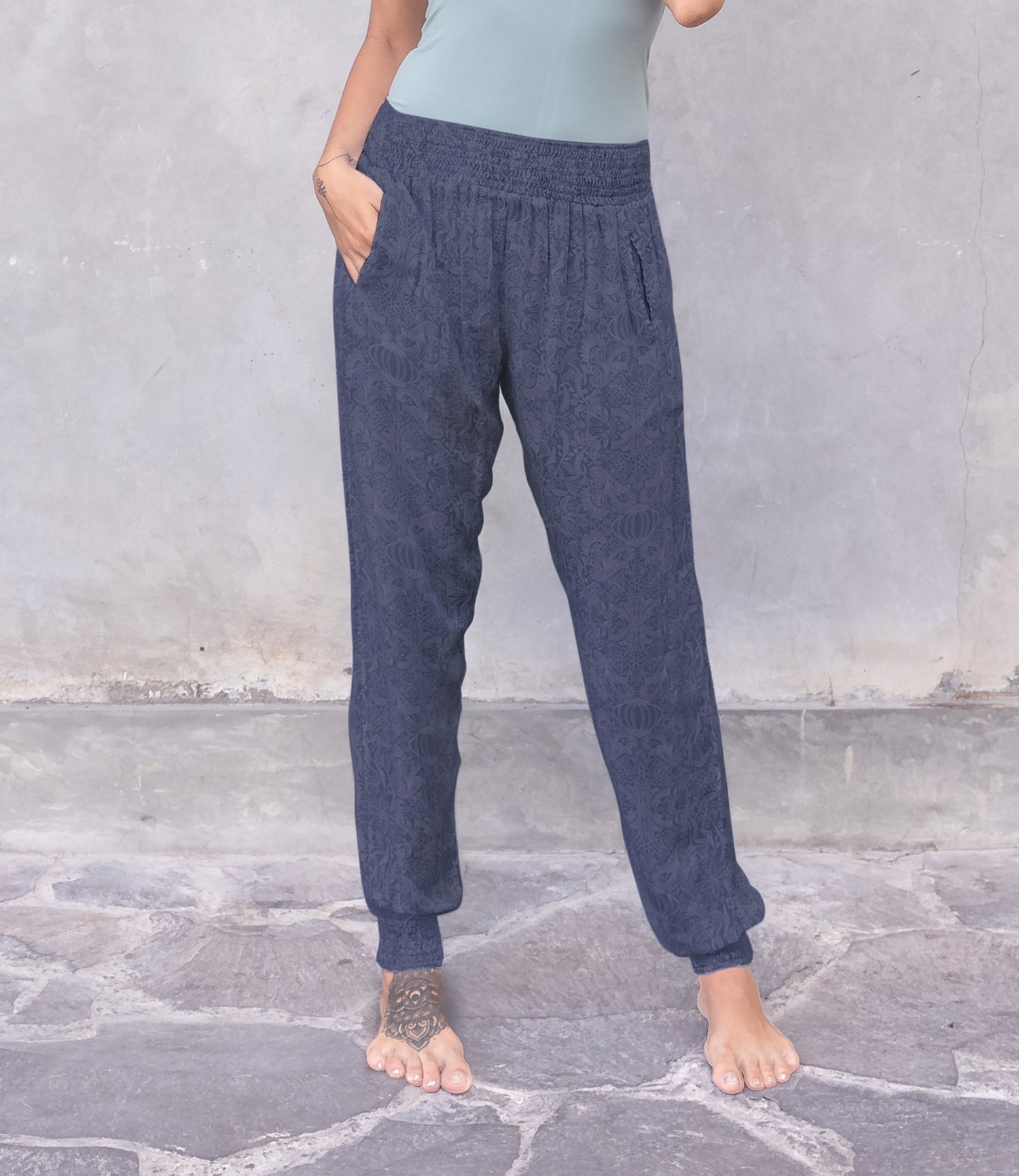Comfortabele Loose fit Yogabroek Ananda - Paisley Blue/Grey