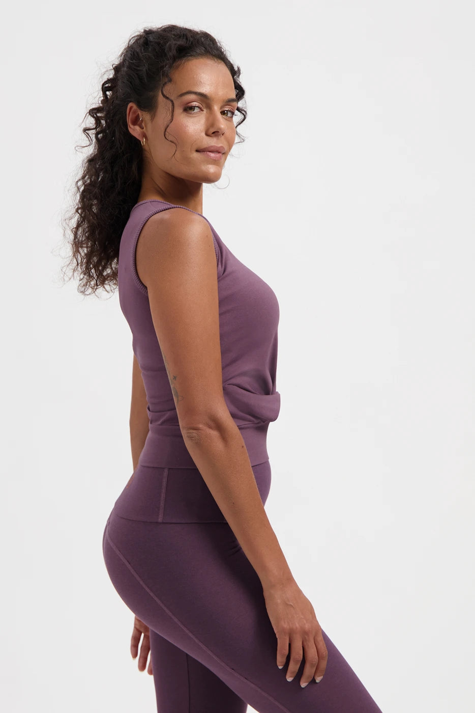 Veyra Knotted Yoga Tanktop - Berry